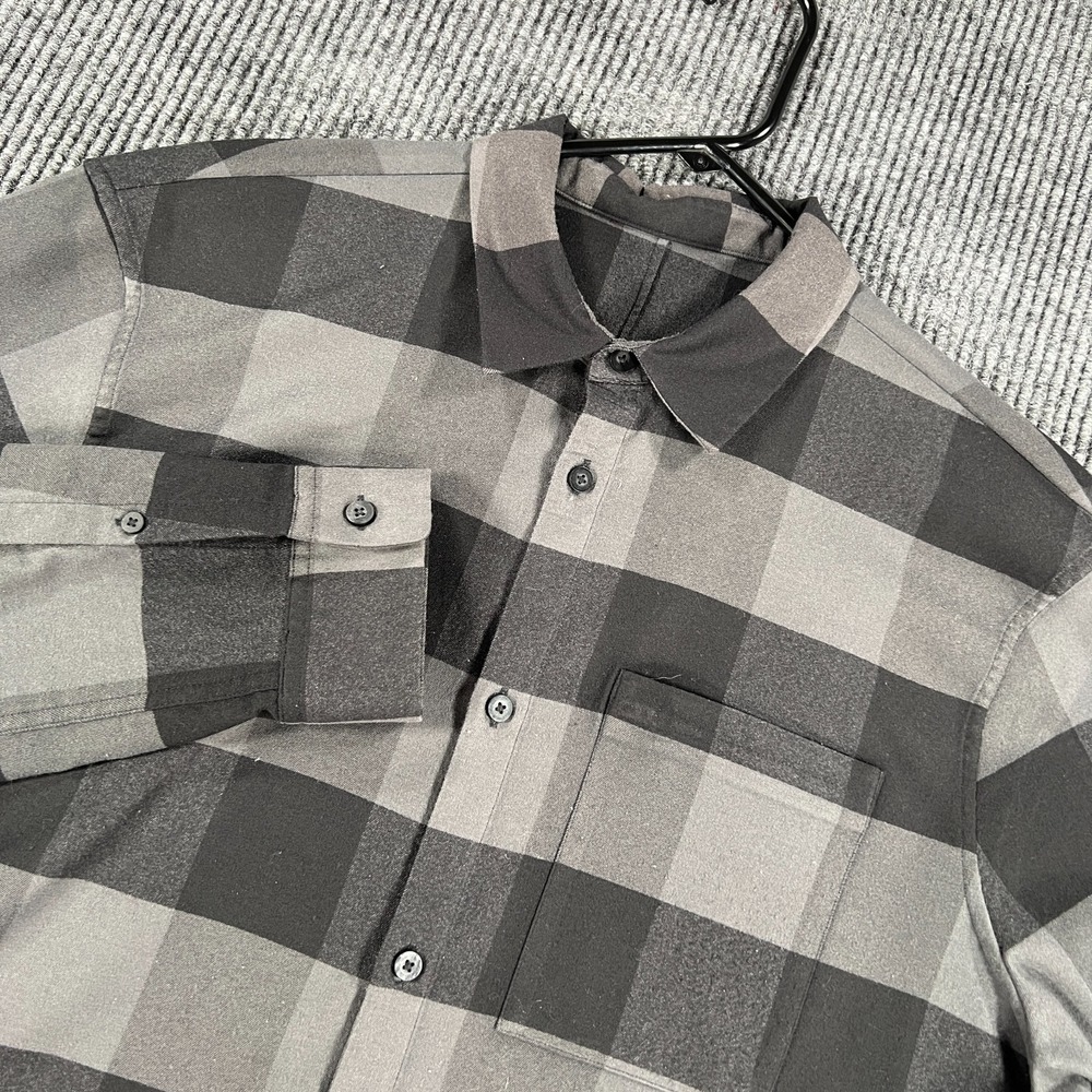 Lululemon Shirt Mens Medium Black Gray Plaid Flannel Long Sleeve Button Up